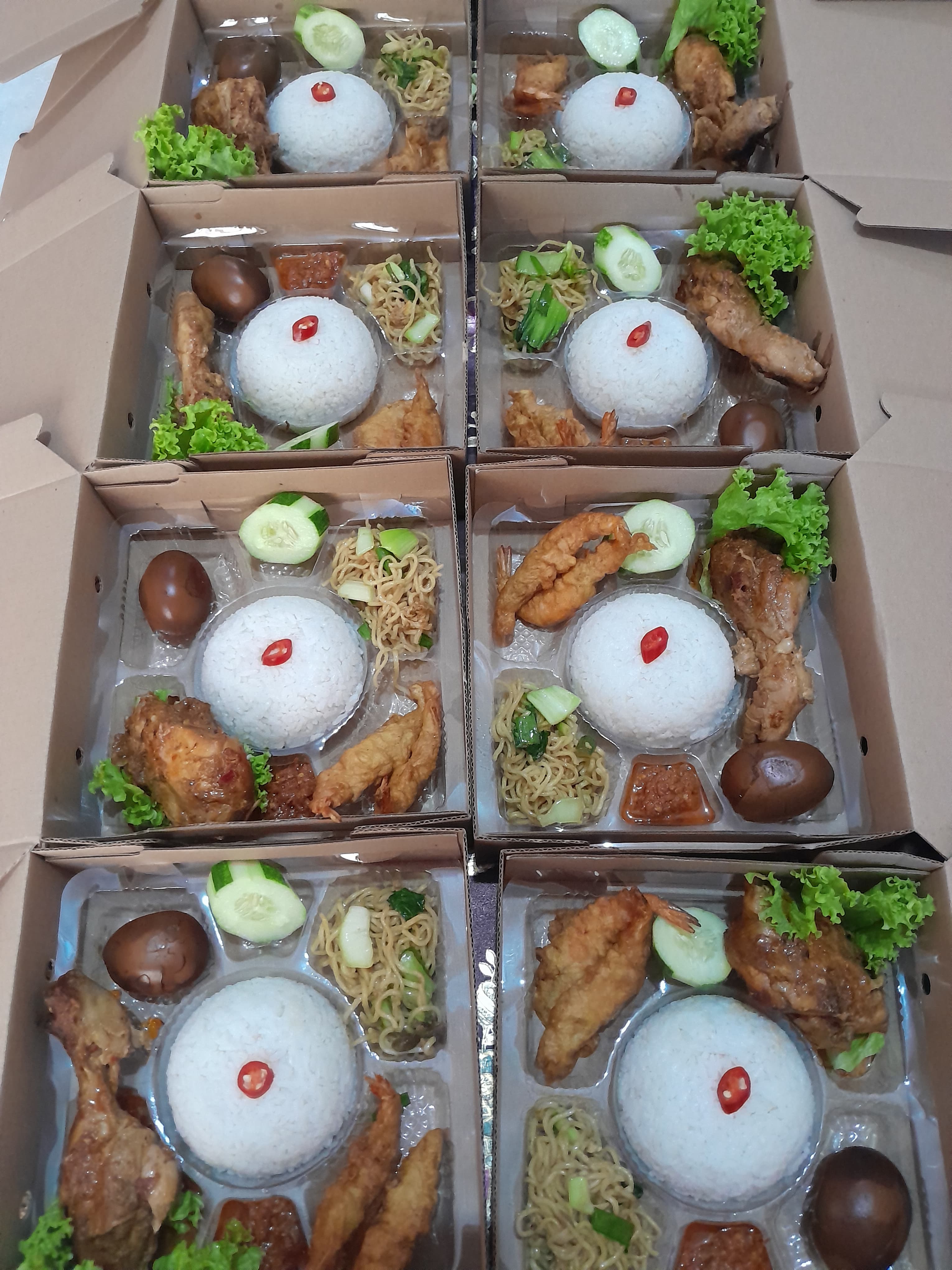 Nasi kuning kotak 150 porsi Dapoer Three D